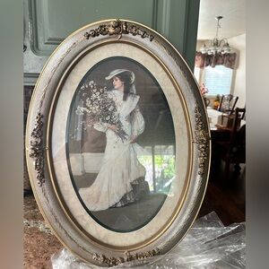 Elegant Gold and Cream Oval vintage Picture Frame 10x5